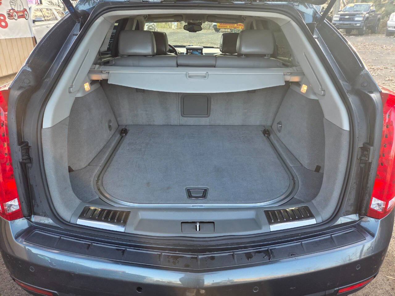 Used 2011 Cadillac SRX Luxury image 8