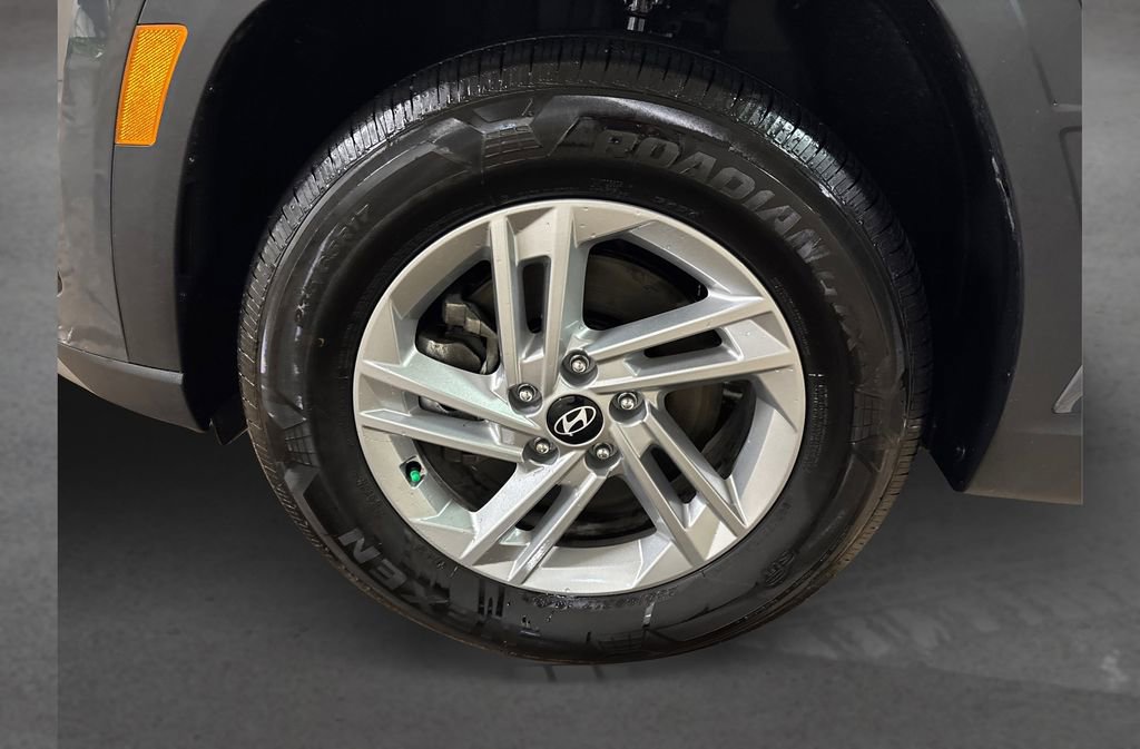 Certified 2025 Hyundai Tucson SE image 12