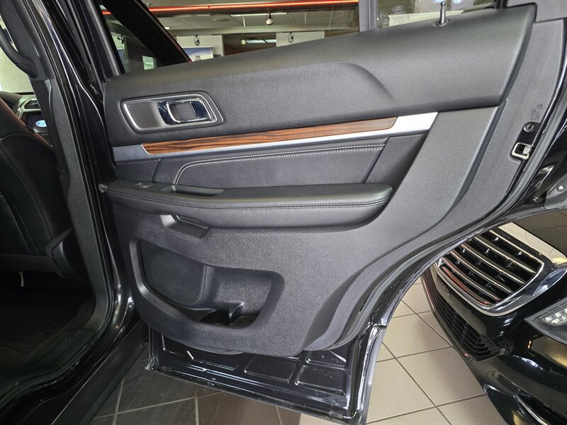 Used 2019 Ford Explorer Limited w/ Class III Trailer Tow Package AWD/4WD image 18