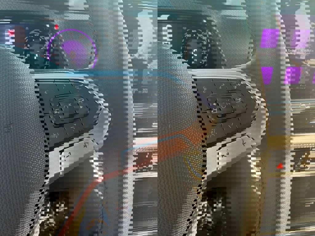 Used 2025 Volkswagen Atlas Peak Edition SE image 19