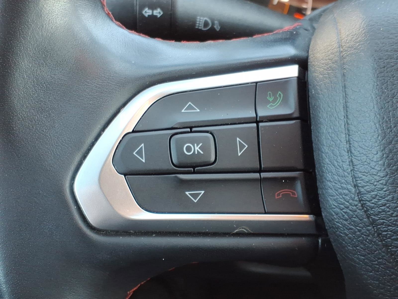 Used 2022 Jeep Compass Trailhawk w/ Trailhawk Convenience Group AWD/4WD image 16