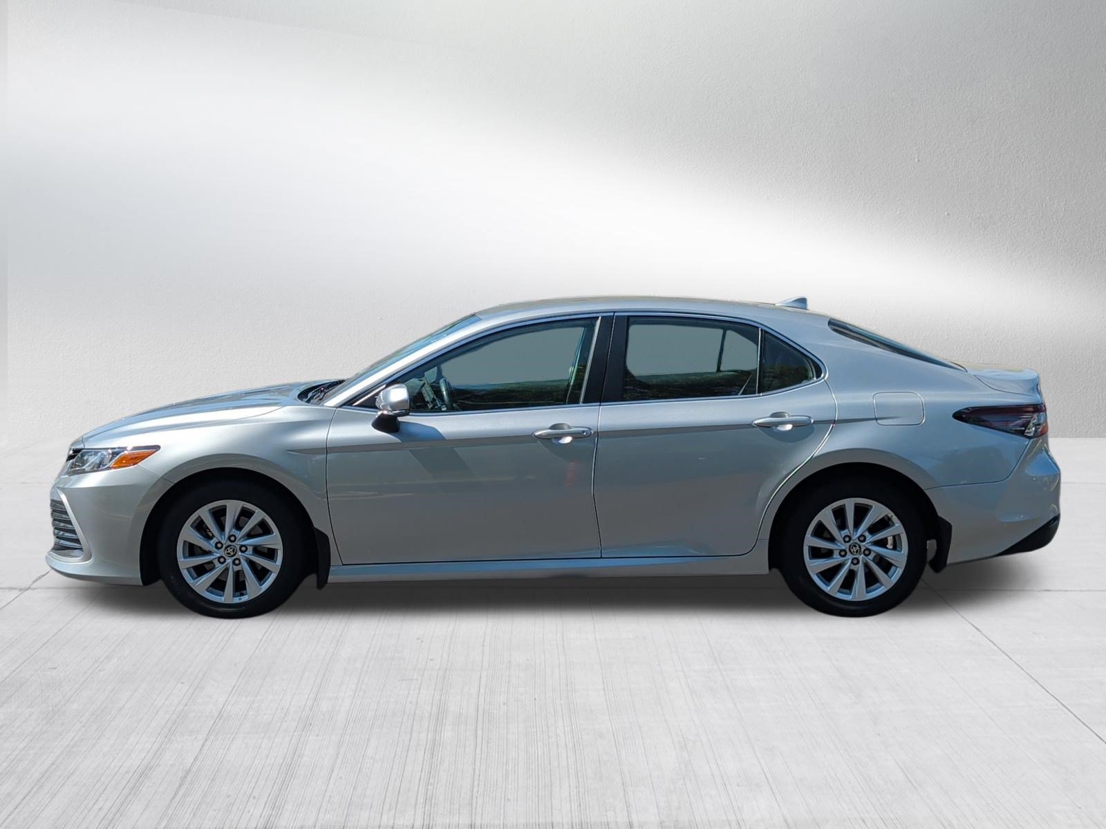 Used 2022 Toyota Camry LE w/ Cold Weather Package AWD/4WD image 4