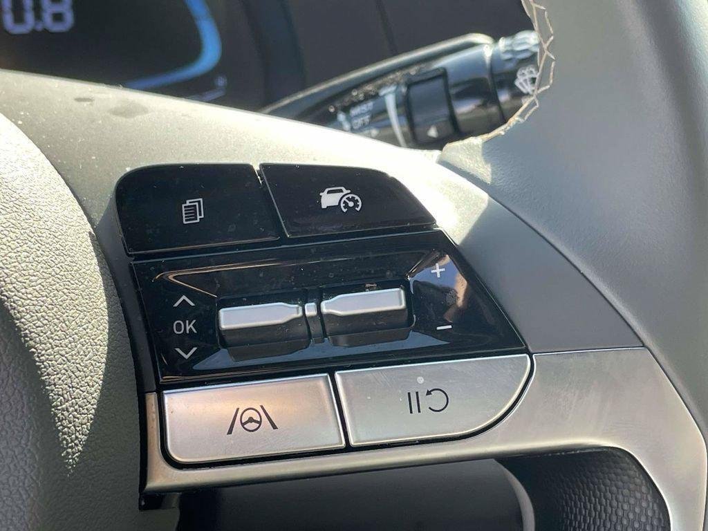 New 2025 Hyundai Elantra Sport FWD image 71