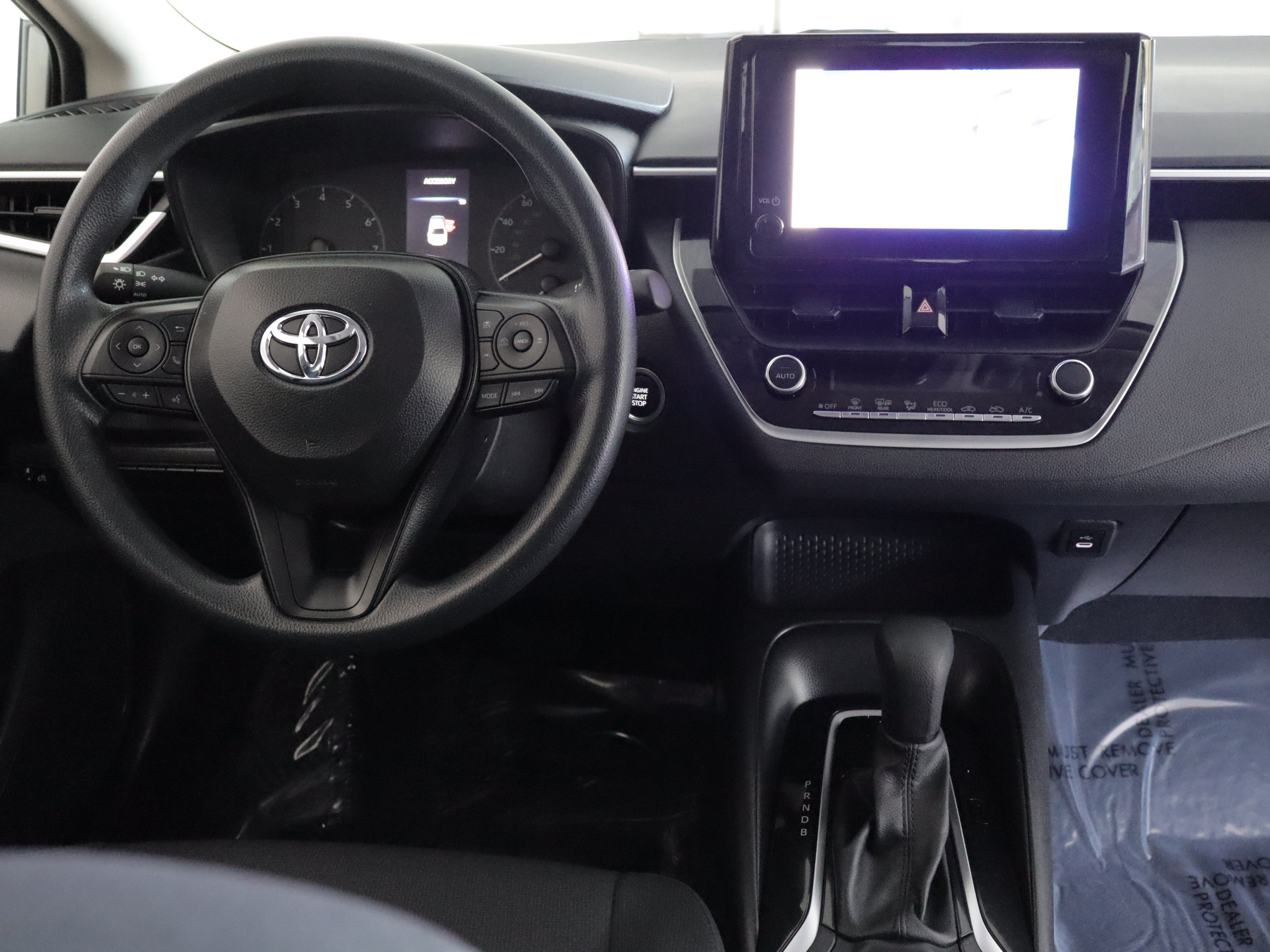Used 2024 Toyota Corolla LE w/ LE Convenience Package FWD image 2