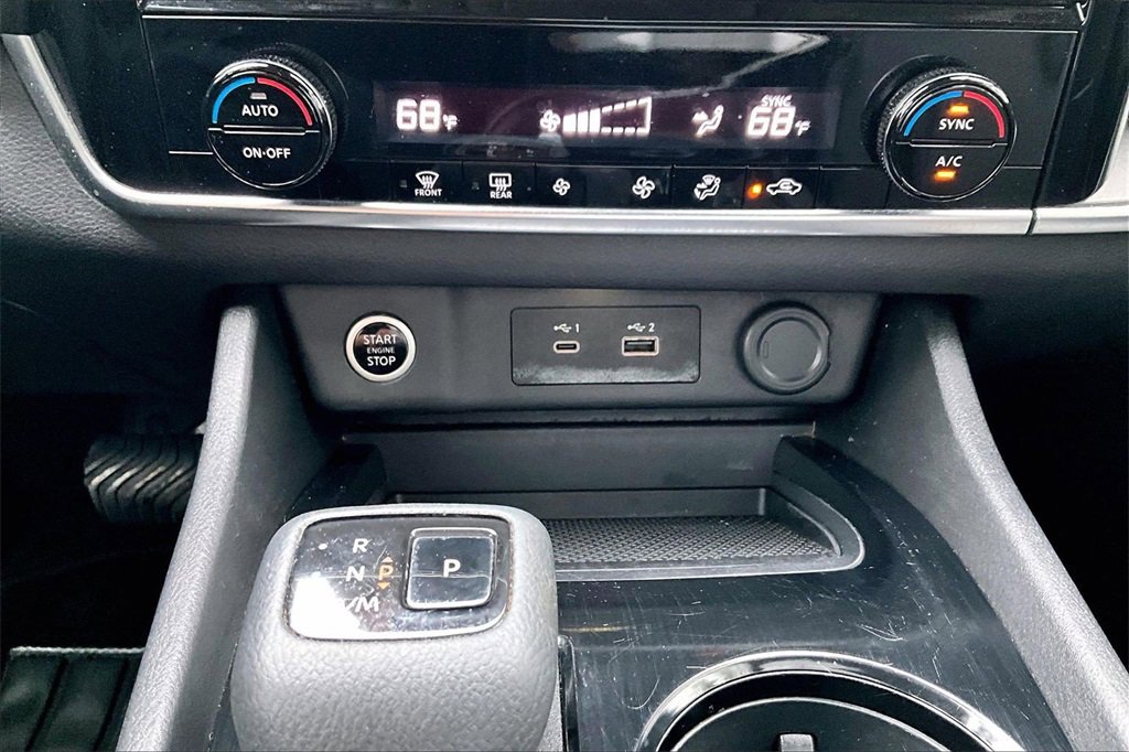 Used 2021 Nissan Rogue SV image 24