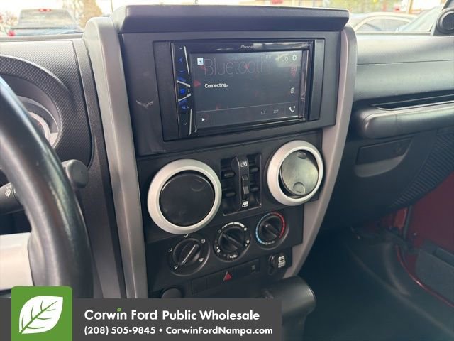 Used 2008 Jeep Wrangler Unlimited Sahara w/ Dual Top Group image 19