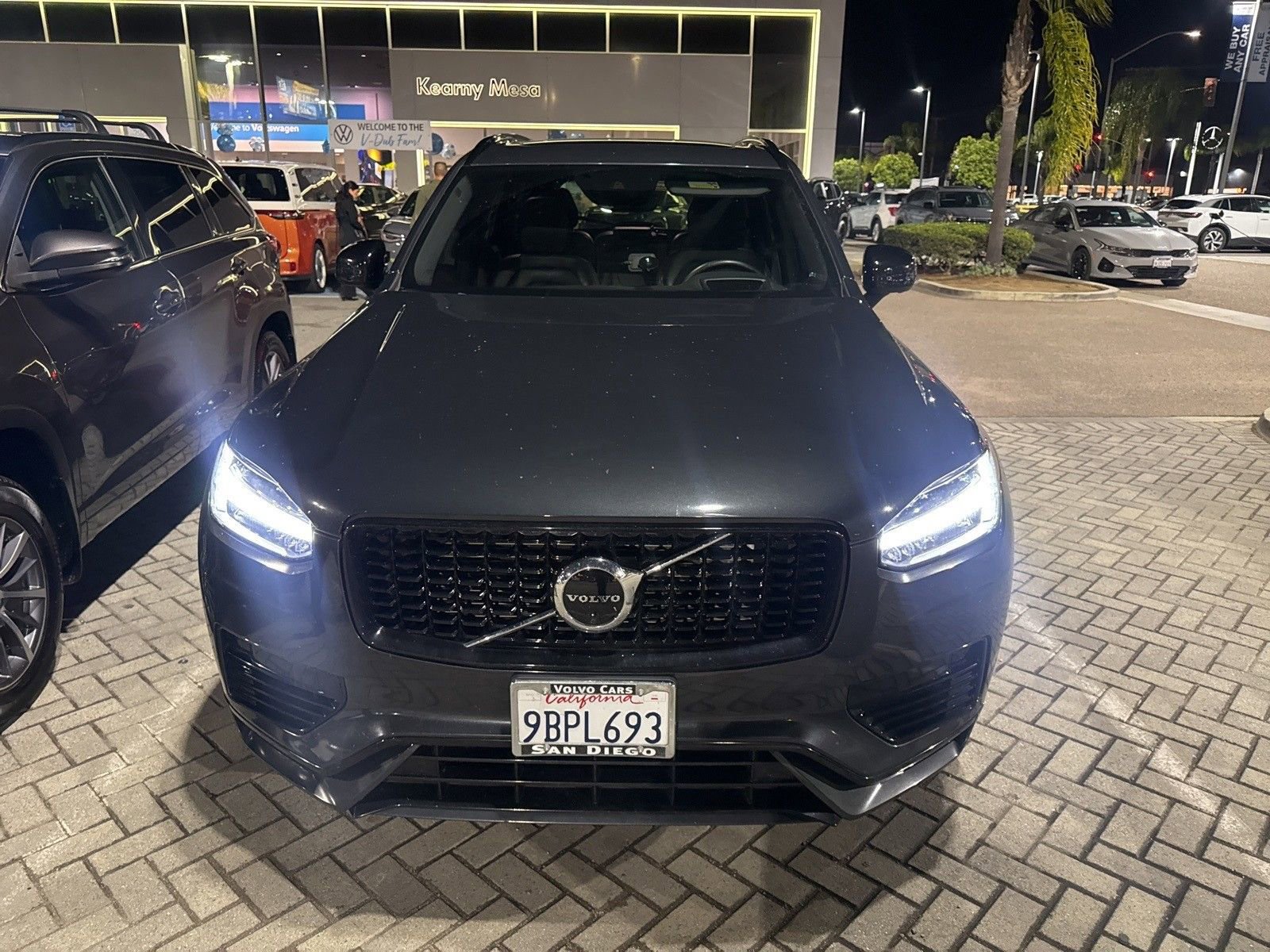 Used 2022 Volvo XC90 T8 R-Design w/ Advanced Package image 7