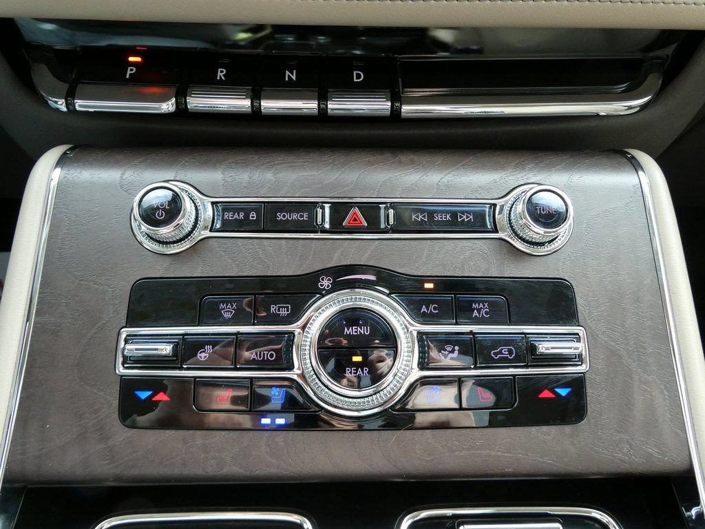 Used 2024 Lincoln Aviator Reserve w/ Equipment Group 201A AWD/4WD image 29