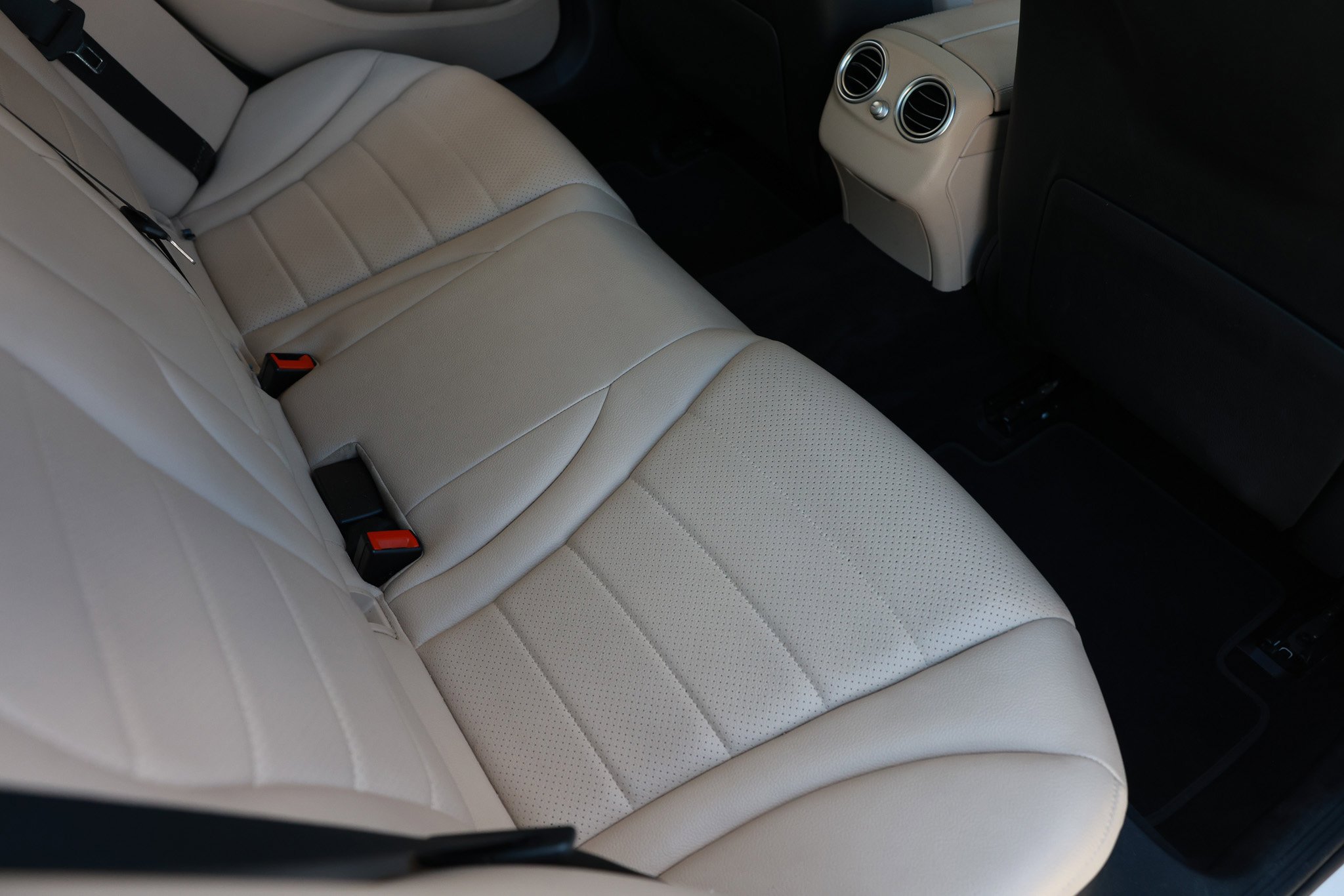 Used 2018 Mercedes-Benz C 300 Sedan w/ Premium Package image 15