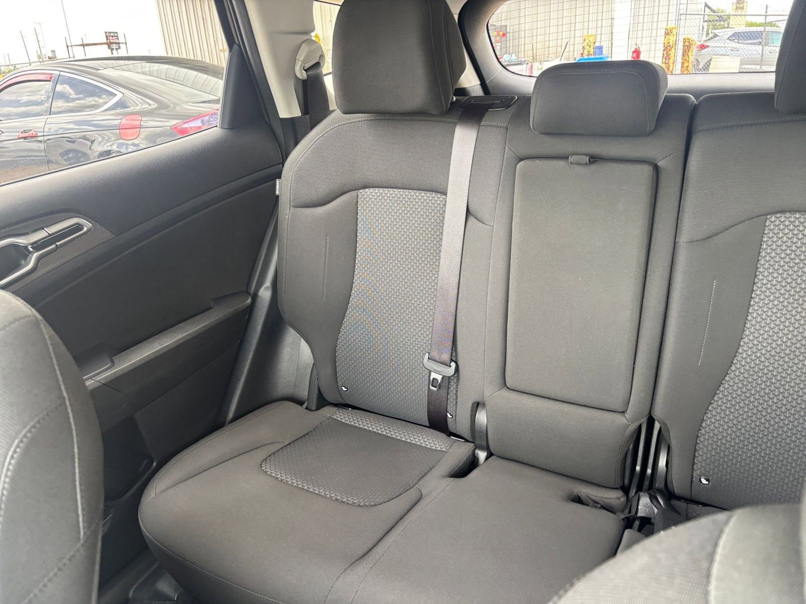 Used 2025 Kia Sportage LX image 38