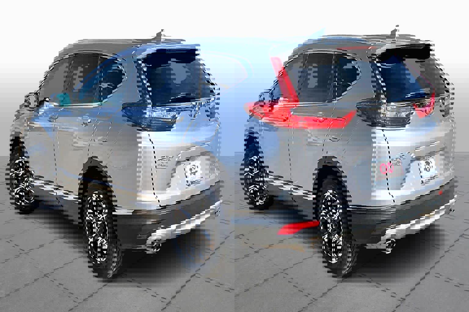 Used 2018 Honda CR-V Touring image 12