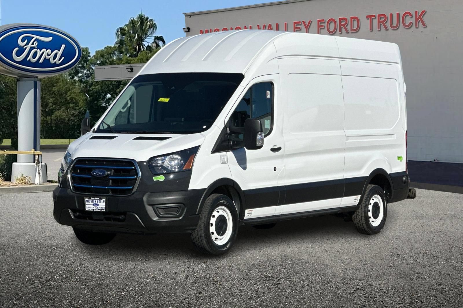 Used 2022 Ford E-Transit 148 High Roof w/ Load Area Protection Package RWD image 8