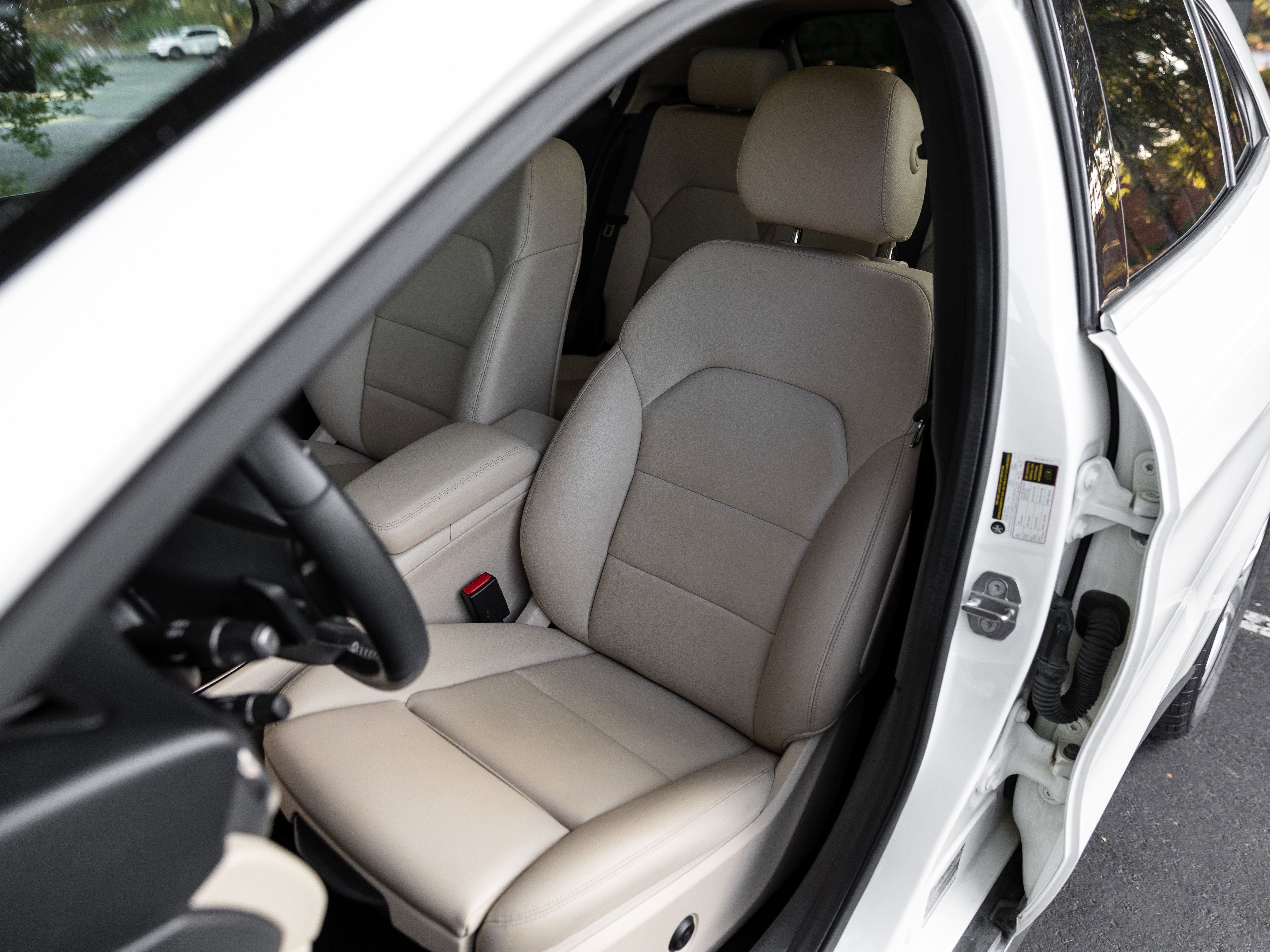 Used 2019 Mercedes-Benz GLA 250 4MATIC w/ Convenience Package image 11