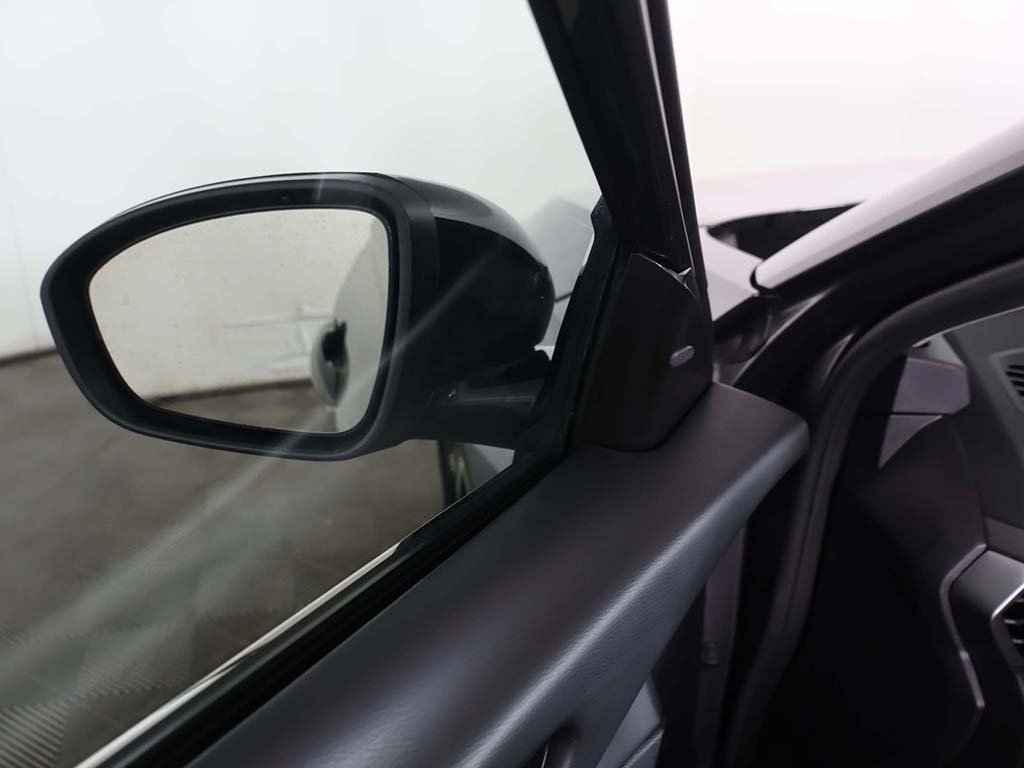 Used 2025 Nissan Altima 2.5 SR image 31