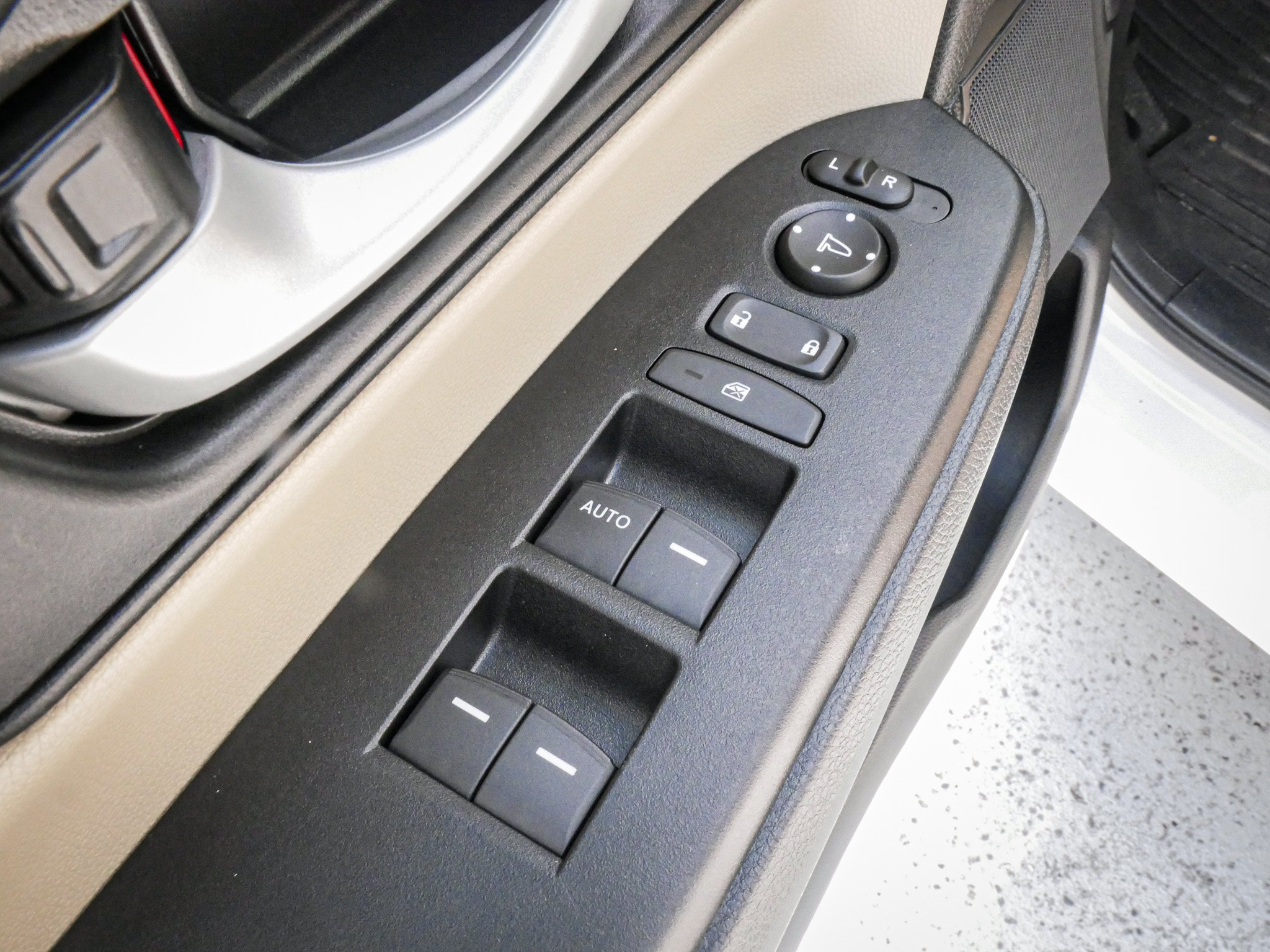 Used 2020 Honda CR-V LX image 15