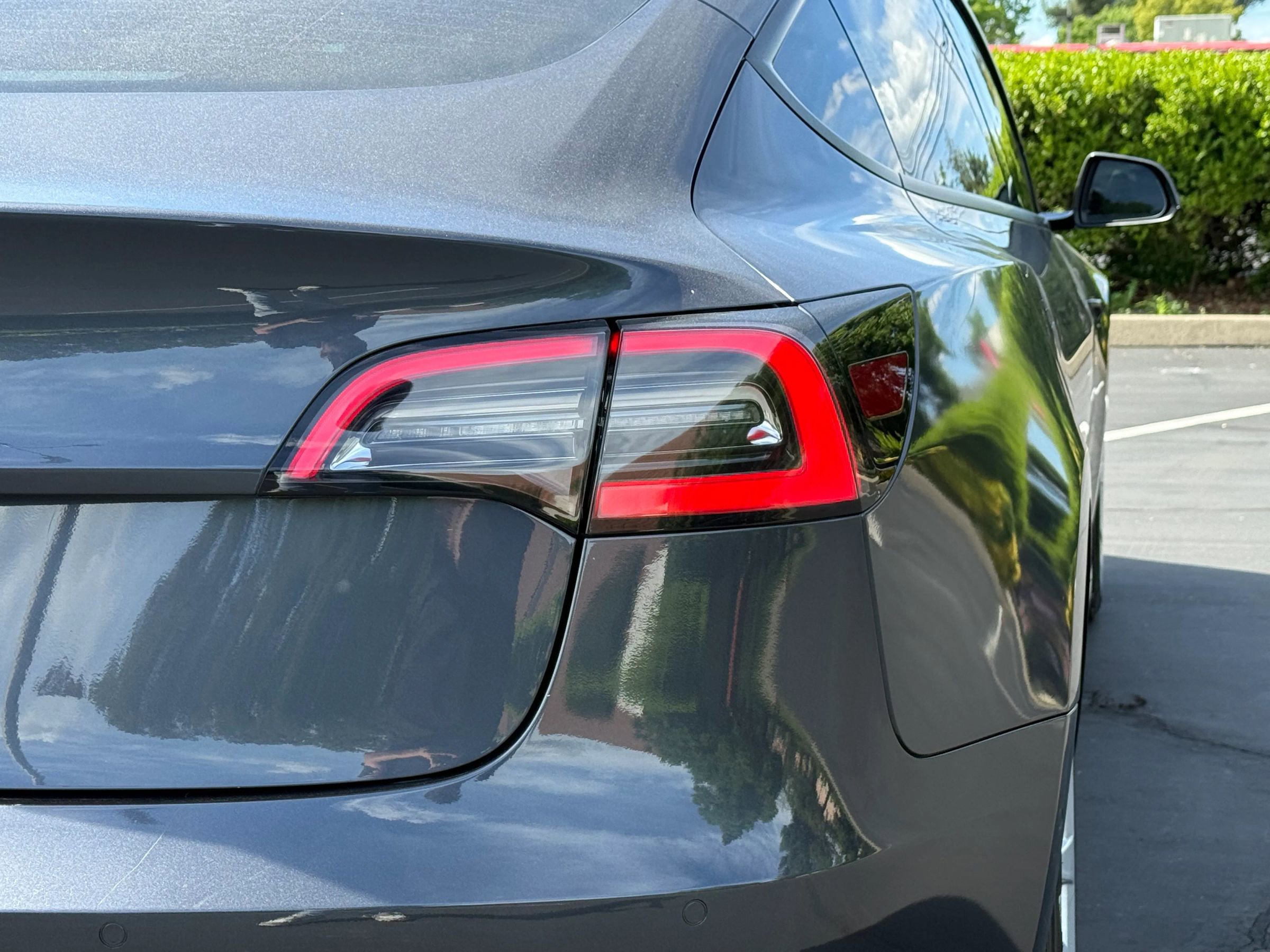 Used 2022 Tesla Model 3 Standard Range image 10