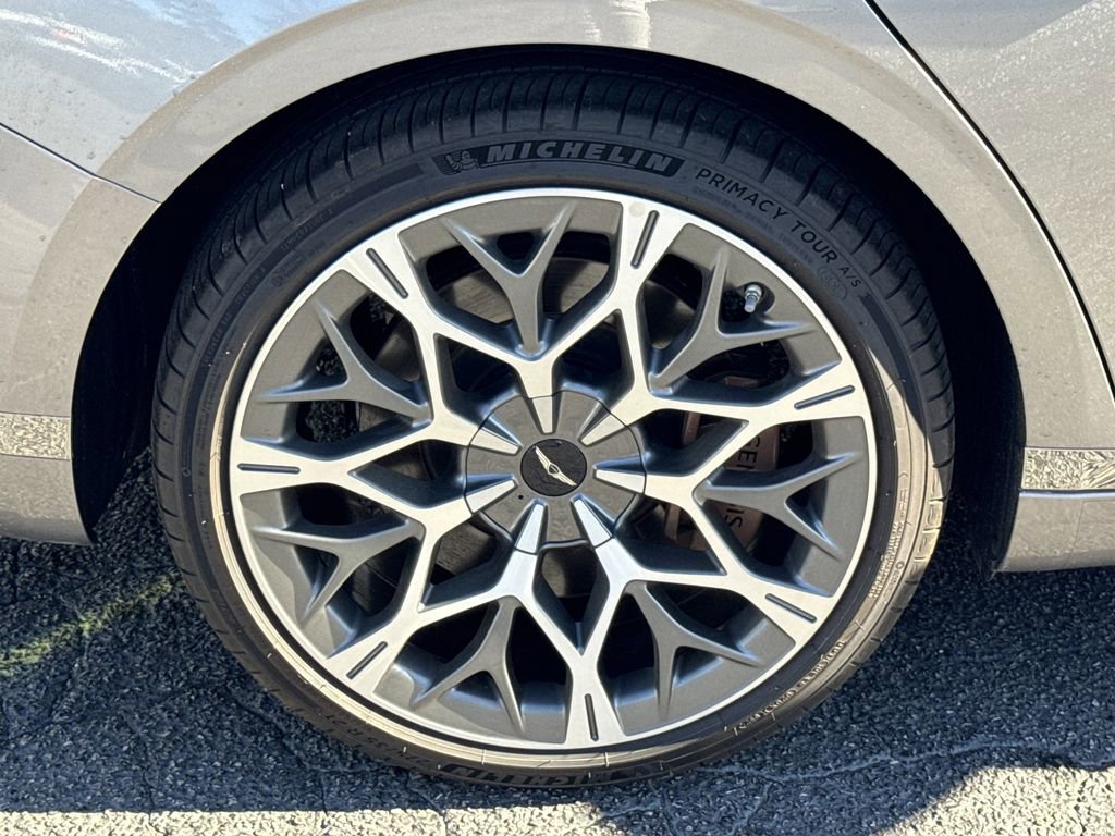 Used 2025 Genesis G90 3.5T image 17