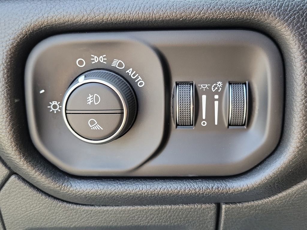 Used 2023 RAM 1500 Laramie AWD/4WD image 20