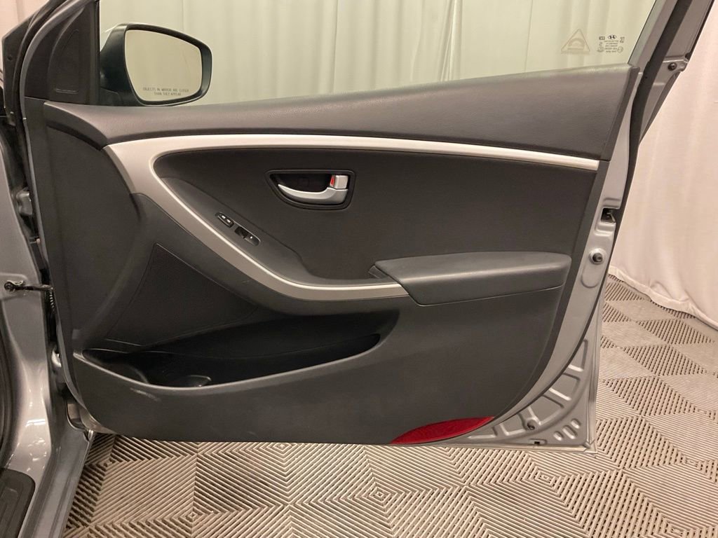 Used 2015 Hyundai Elantra GT image 28
