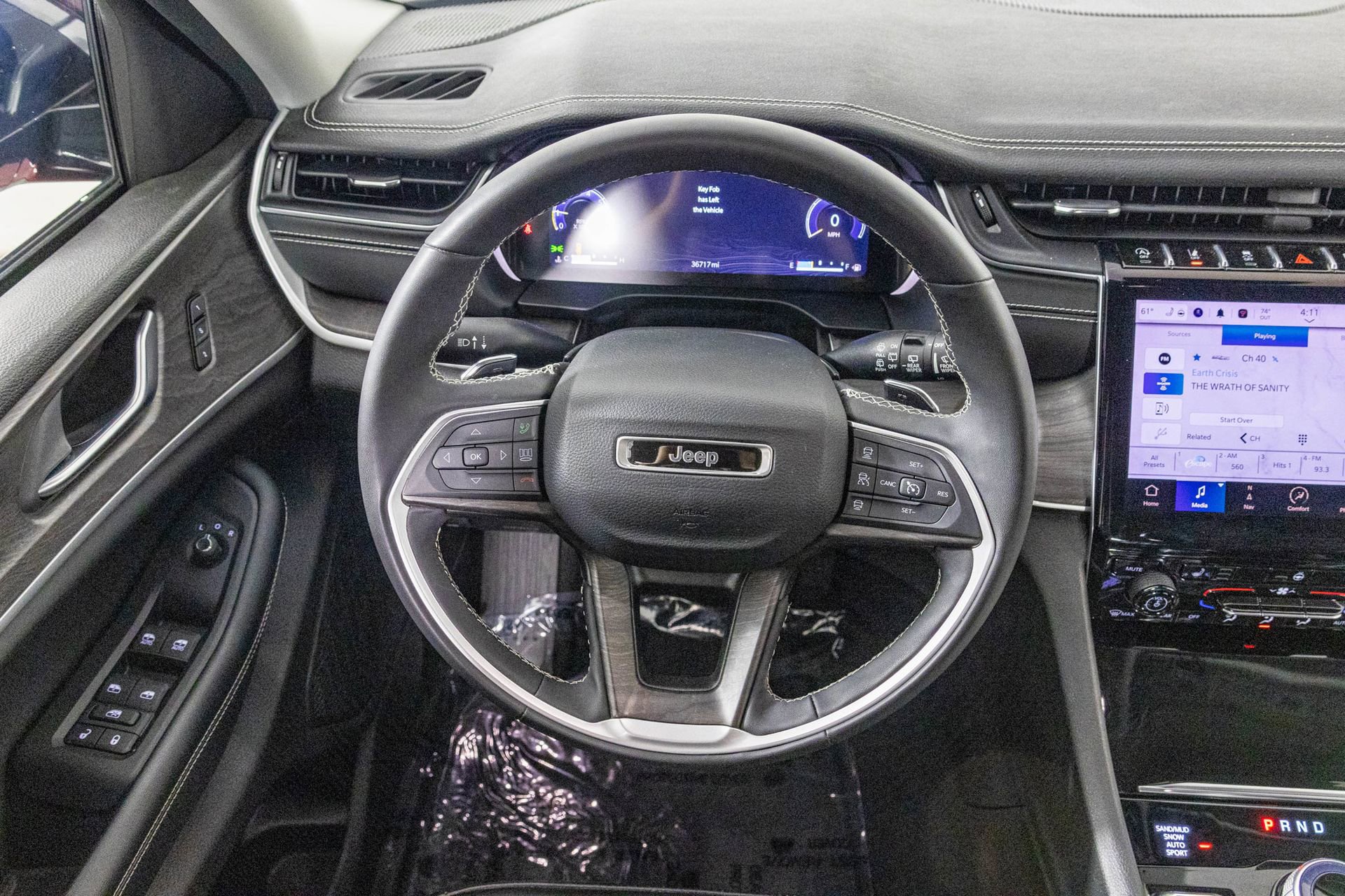 Used 2023 Jeep Grand Cherokee L Limited image 31