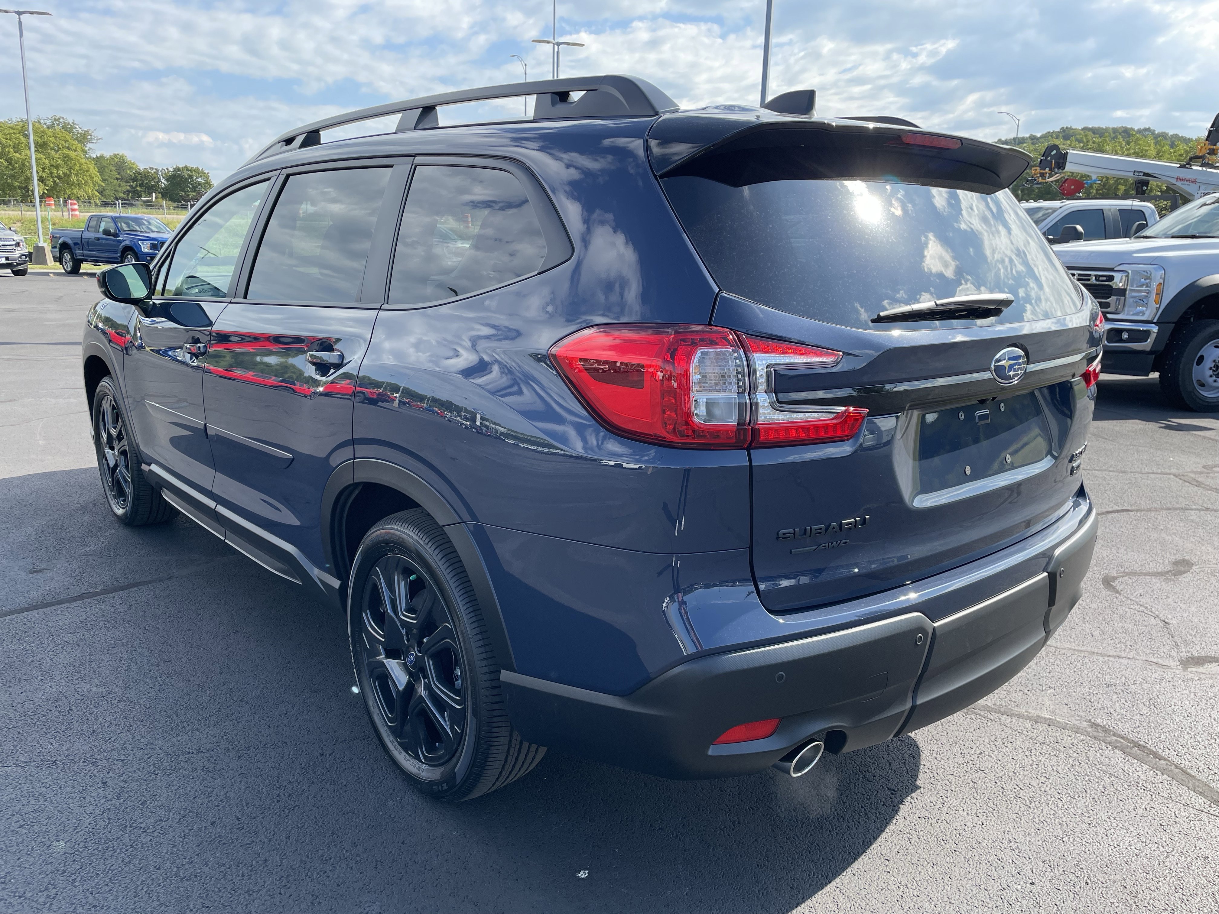 New 2025 Subaru Ascent Onyx Edition image 3