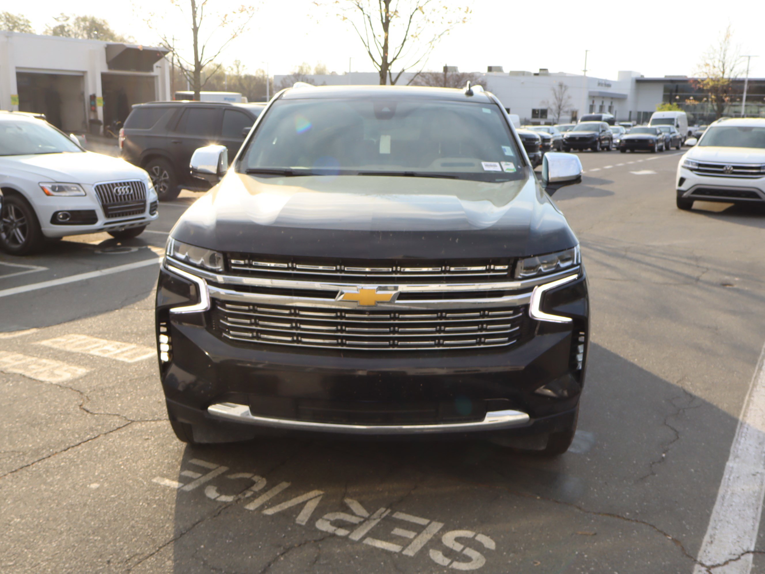 Used 2021 Chevrolet Suburban Premier w/ Premium Package image 3