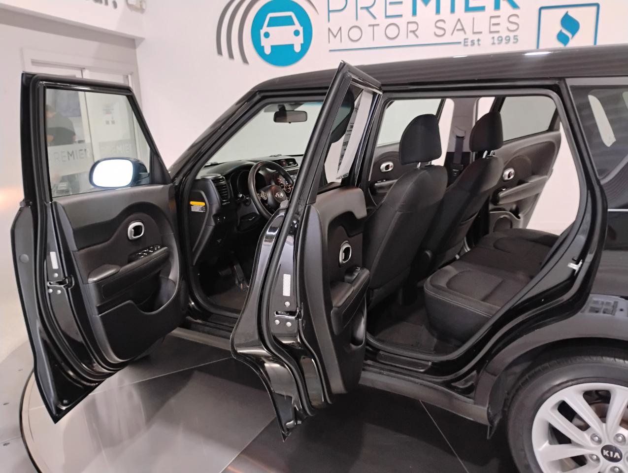 Used 2019 Kia Soul + FWD image 32