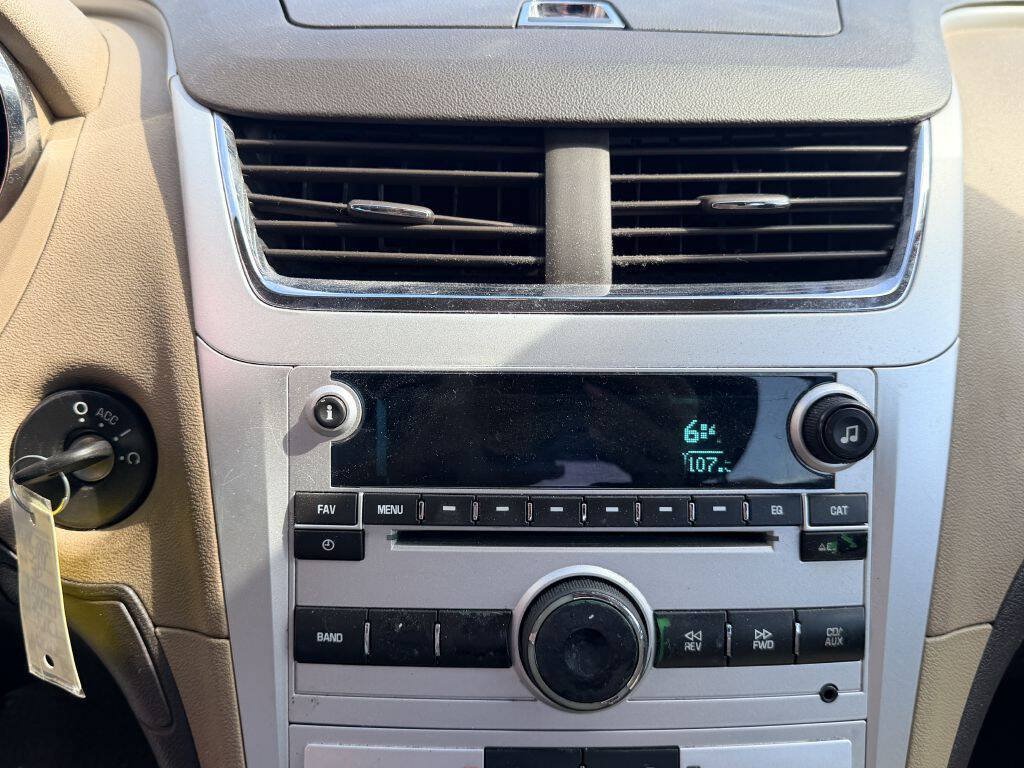 Used 2010 Chevrolet Malibu LS FWD image 14