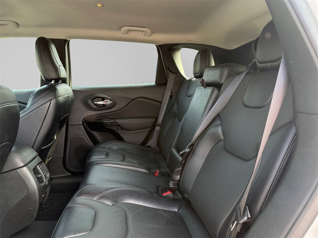 Used 2023 Jeep Cherokee Altitude Lux image 13