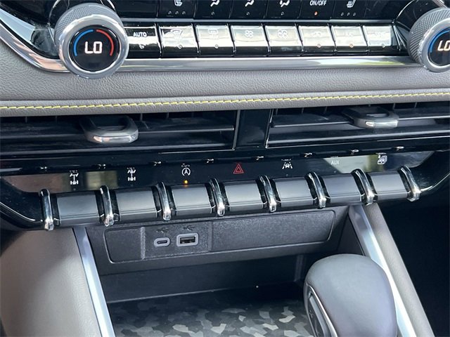 Used 2024 Chevrolet Colorado ZR2 w/ Technology Package image 28