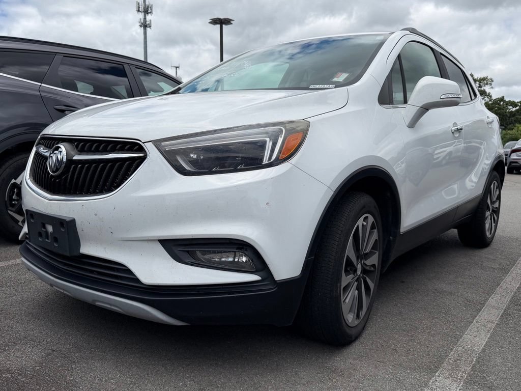 Used 2018 Buick Encore Essence FWD image 3