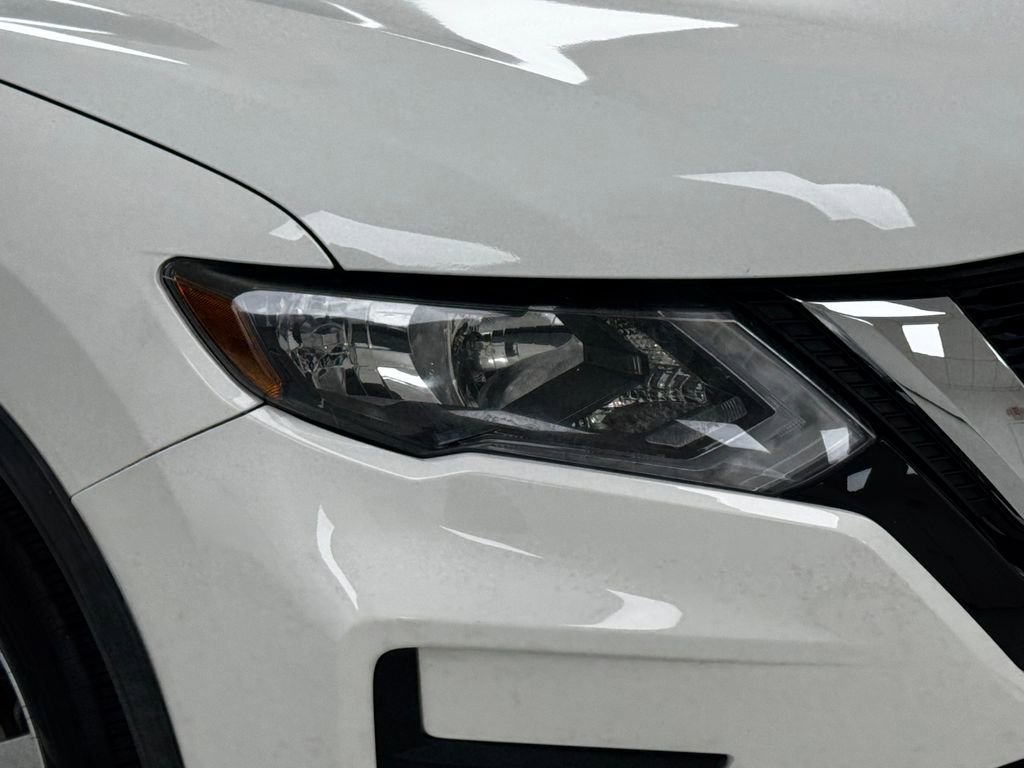 Used 2017 Nissan Rogue SV image 34