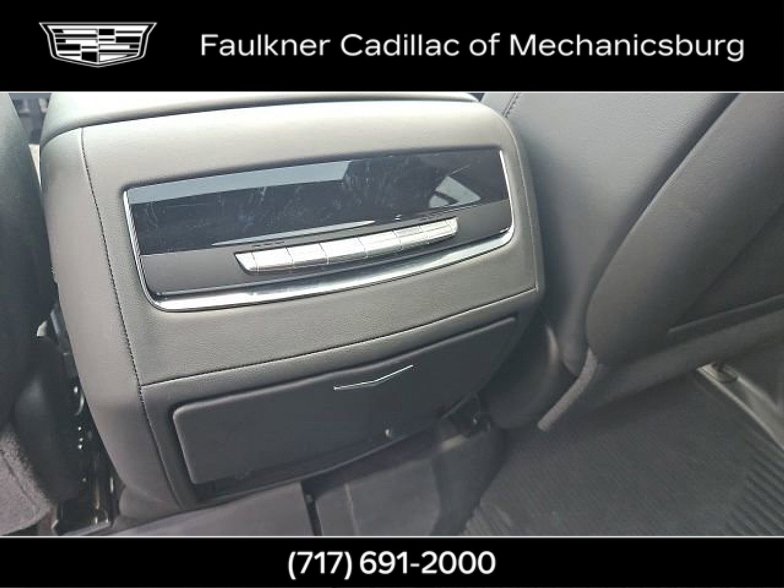 Used 2024 Cadillac Escalade ESV Premium Luxury w/ Performance Package AWD/4WD image 16