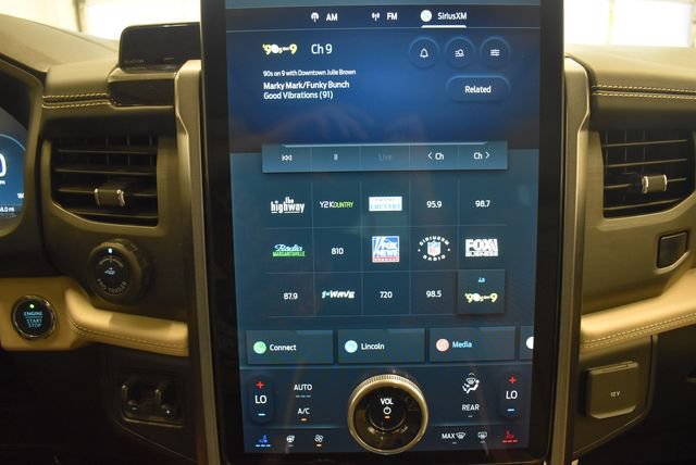 Used 2024 Ford Expedition Max Platinum AWD/4WD image 27