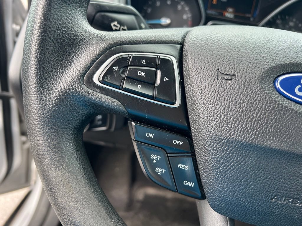 Used 2018 Ford Focus SE FWD image 38
