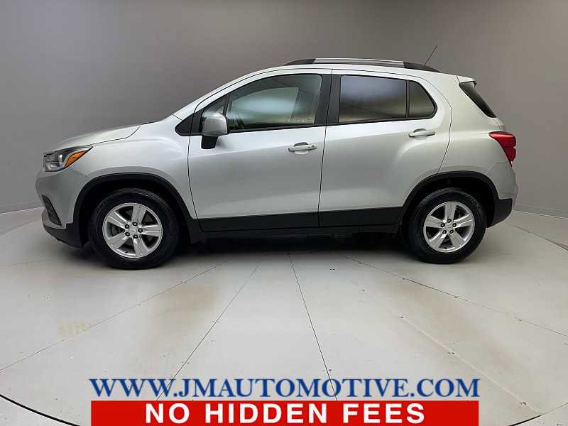Used 2021 Chevrolet Trax LT w/ Driver Confidence Package image 2