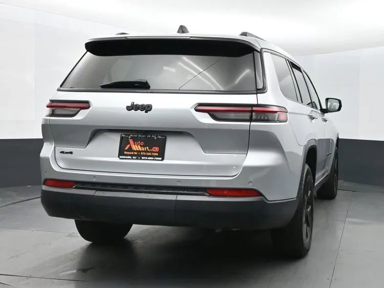 Used 2024 Jeep Grand Cherokee L Laredo image 8