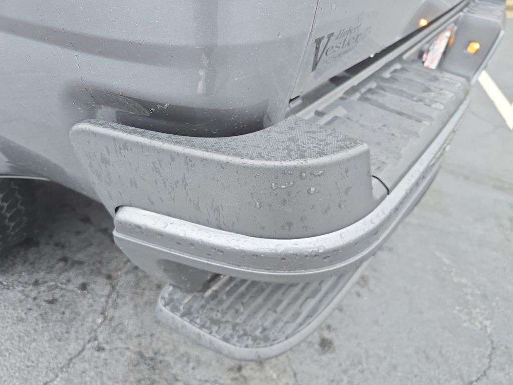 Used 2022 Chevrolet Colorado Z71 w/ Safety Package image 14