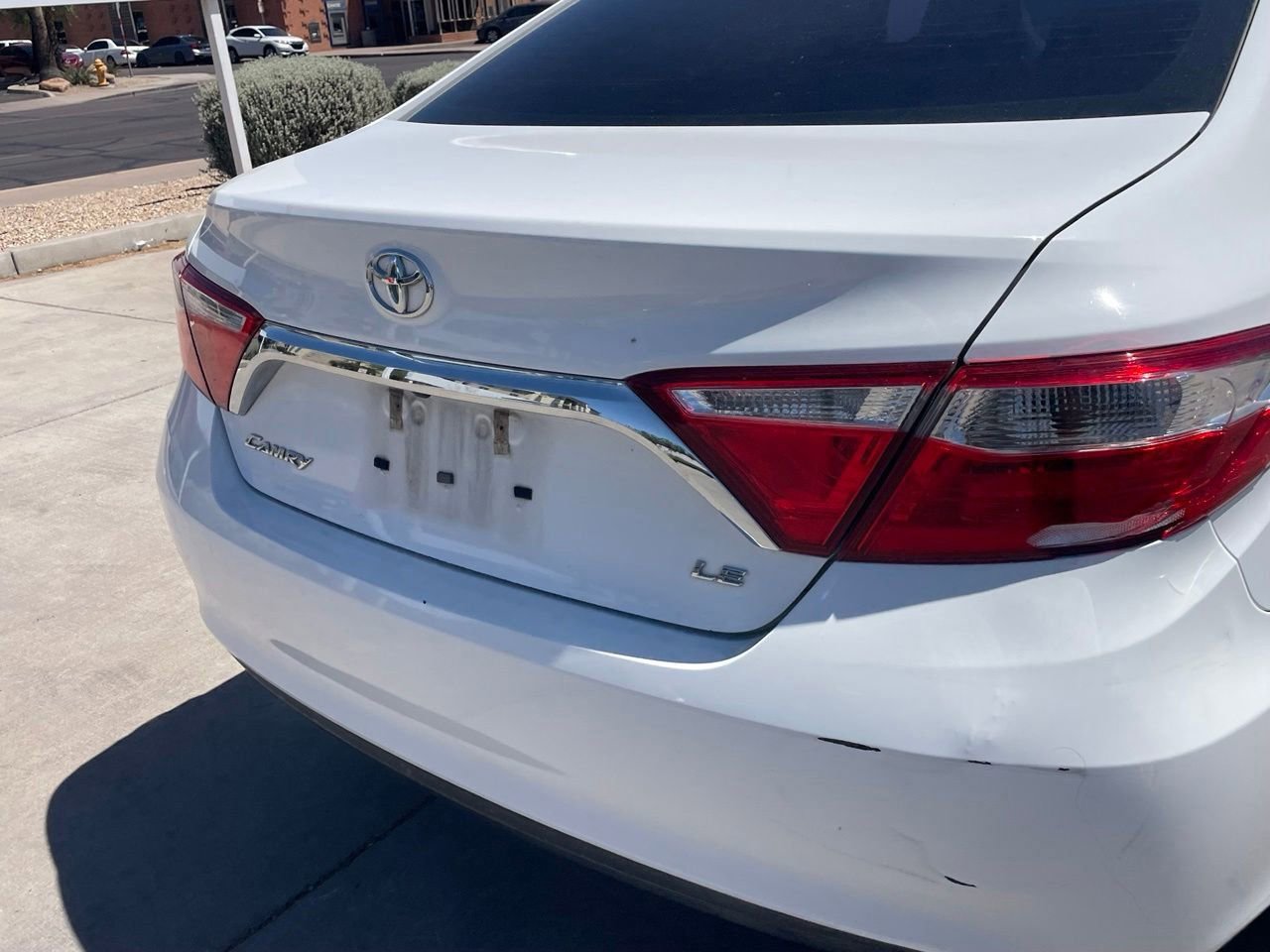 Used 2015 Toyota Camry LE FWD image 4
