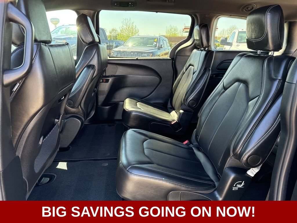 New 2025 Chrysler Pacifica Select FWD image 25