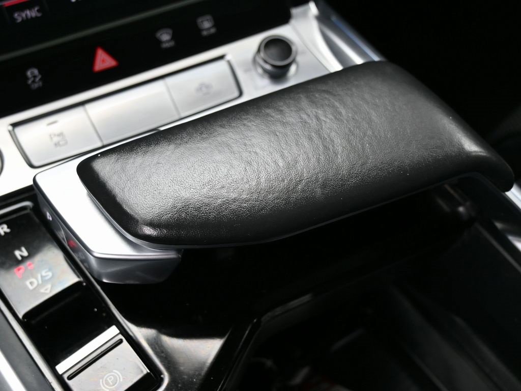 Used 2019 Audi e-tron Prestige w/ Prestige Package image 28