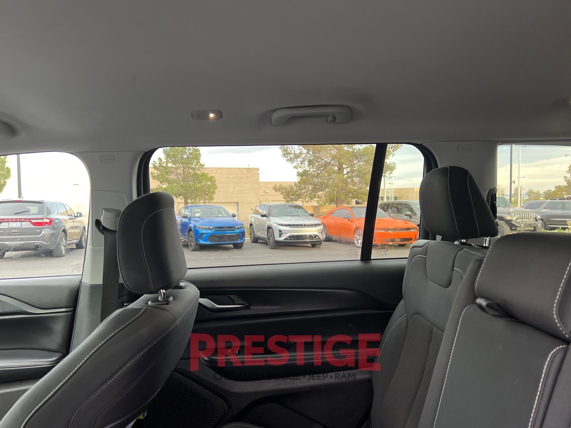 Used 2023 Jeep Grand Cherokee L Laredo image 22