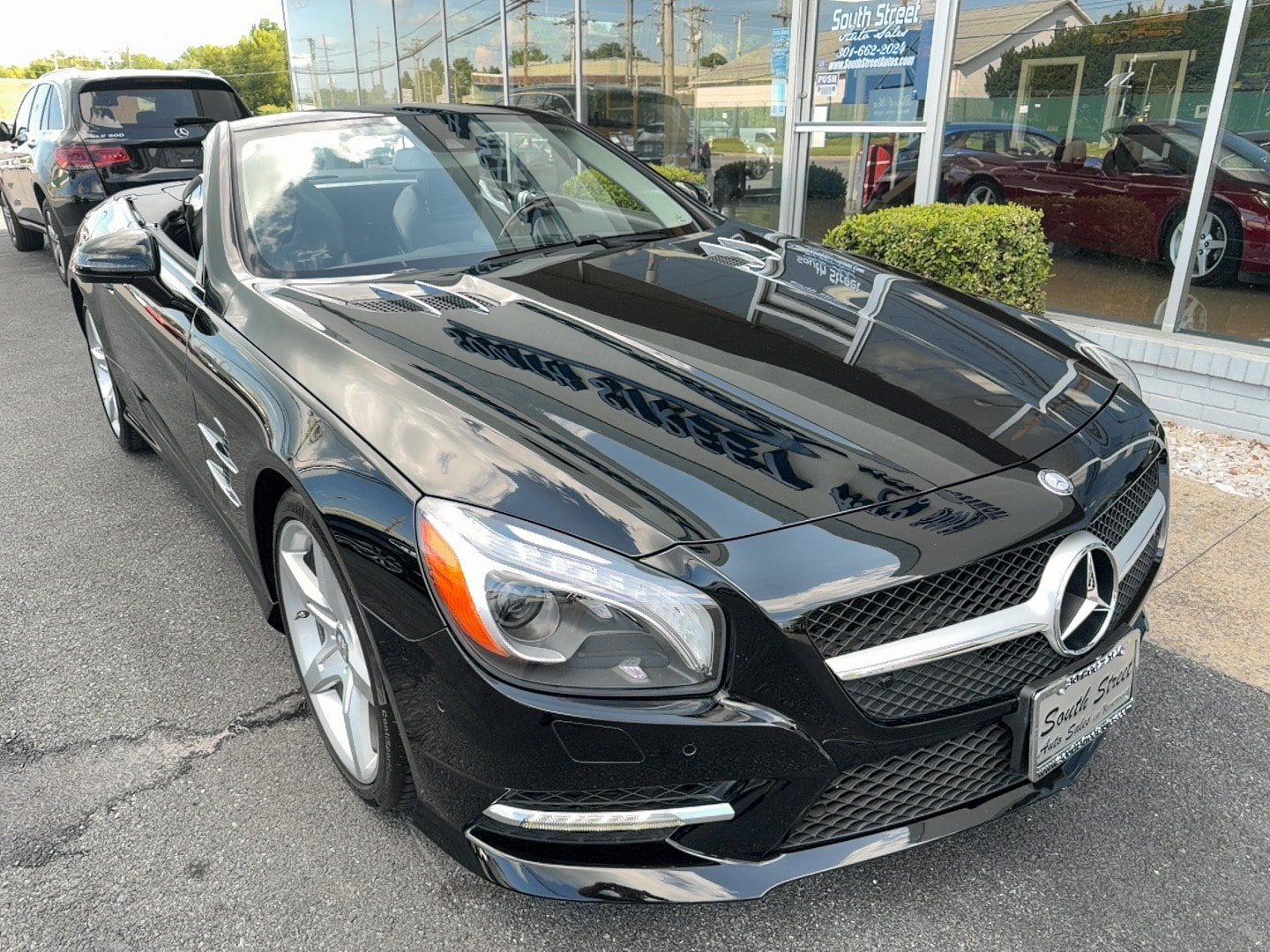 Used 2014 Mercedes-Benz SL 550 image 2