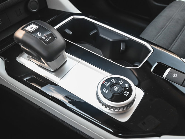 New 2025 Mitsubishi Outlander SE image 26