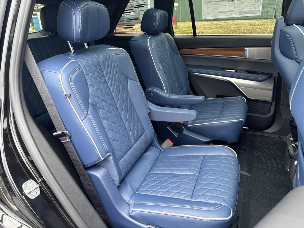 New 2026 Cadillac Vistiq Premium Luxury w/ LPO, Floor Liner Package AWD/4WD image 51