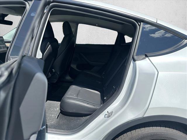 Used 2025 Tesla Model Y Long Range RWD image 13