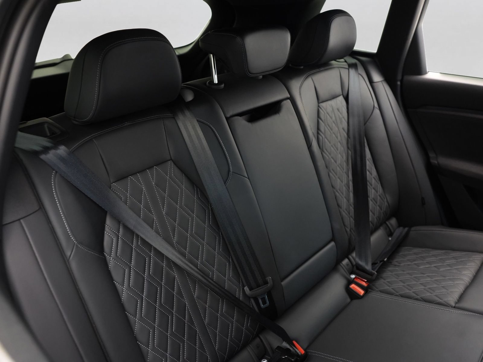 Used 2025 Audi SQ6 e-tron Prestige w/ Black Optic Package AWD/4WD image 6