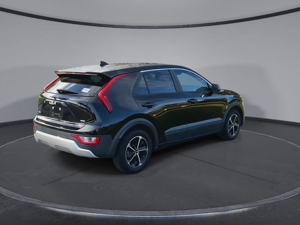 Used 2024 Kia Niro LX FWD image 8