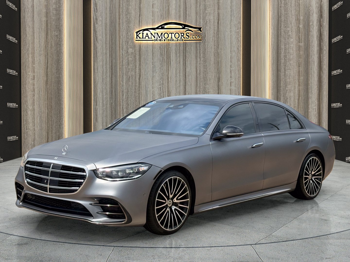 Used 2023 Mercedes-Benz S 500 4MATIC w/ AMG Line image 3