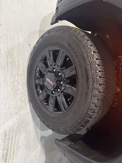 Used 2024 GMC Sierra 2500 AT4 w/ Technology Package image 32